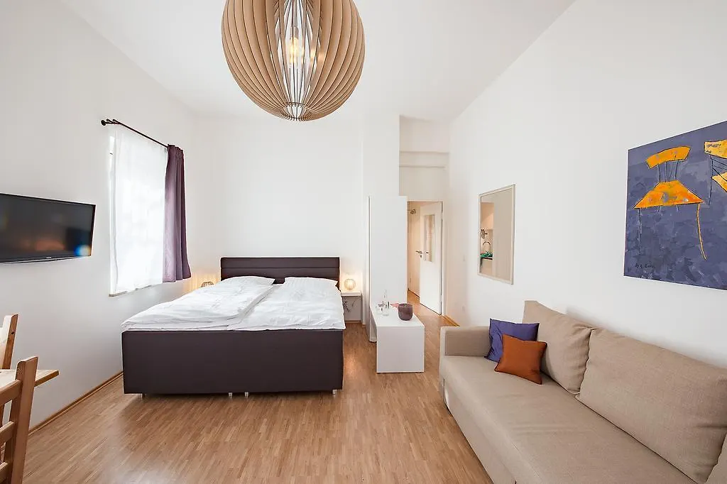 Apartment St Johannis contacts